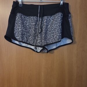NIKE Dri Fit Running Black and White Patterned Athletic Shorts Size S